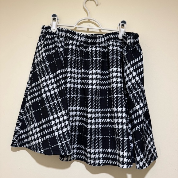 Women’s SHEIN Black and White Plaid Alternative Academia Skirt Size 2X - Picture 4 of 14